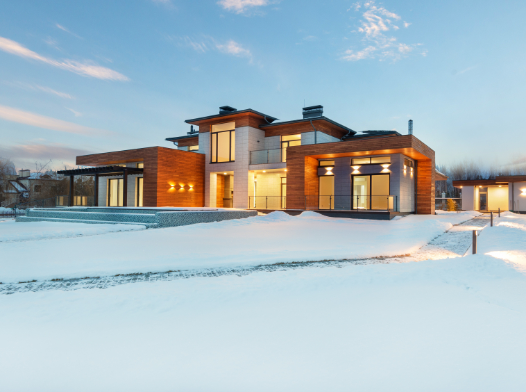 Découvrez ce qui définit un bien immobilier de luxe en France, au-delà du simple prix au m² : caractéristiques, emplacement, équipements et tendances du marché.