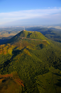 Explorez le marché de l’immobilier de luxe en Auvergne-Rhône-Alpes avec Propriétés Clovis. Découvrez chalets, domaines et propriétés d’exception.