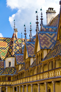 Découvrez l'immobilier de luxe en Bourgogne-Franche-Comté avec Propriétés Clovis. Explorez des propriétés prestigieuses au cœur de cette région riche en histoire.