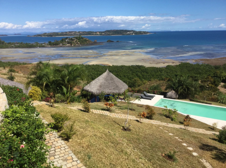 Exceptional luxury villa located on the stunning island of Nosy Be, Madagascar, featuring 5 bedrooms, a swimming pool, and a tropical garden, just minutes away from the famous Andilana Bay Discover this exceptional luxury villa located on the stunning island of Nosy Be, Madagascar, featuring 5 bedrooms, a swimming pool, and a tropical garden, just minutes away from the famous Andilana Beach.