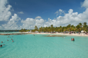 Propriétés Clovis accompagne la vente d’hôtels, chambres d’hôtes et éco-lodges en Guadeloupe avec expertise et discrétion pour maximiser votre prix.