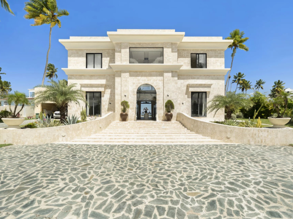 Villa de prestige en bord de mer avec vue océan à La Vega, République dominicaine, propriété d’exception offrant un cadre exclusif sur la côte nord des Caraïbes.