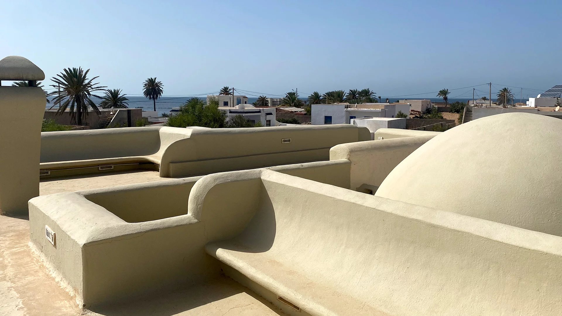 Rooftop et vue sur la Méditerranée aux îles Kerkennah