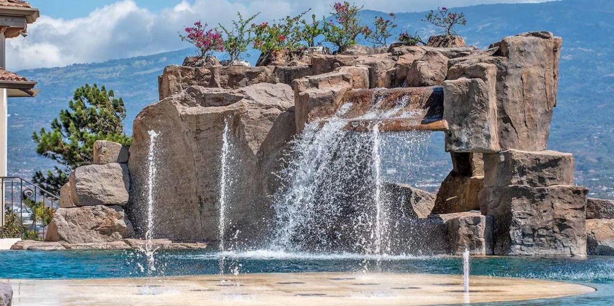 39cc1a644565344aee12535baf05bf1a_166716c4c9_1263-original