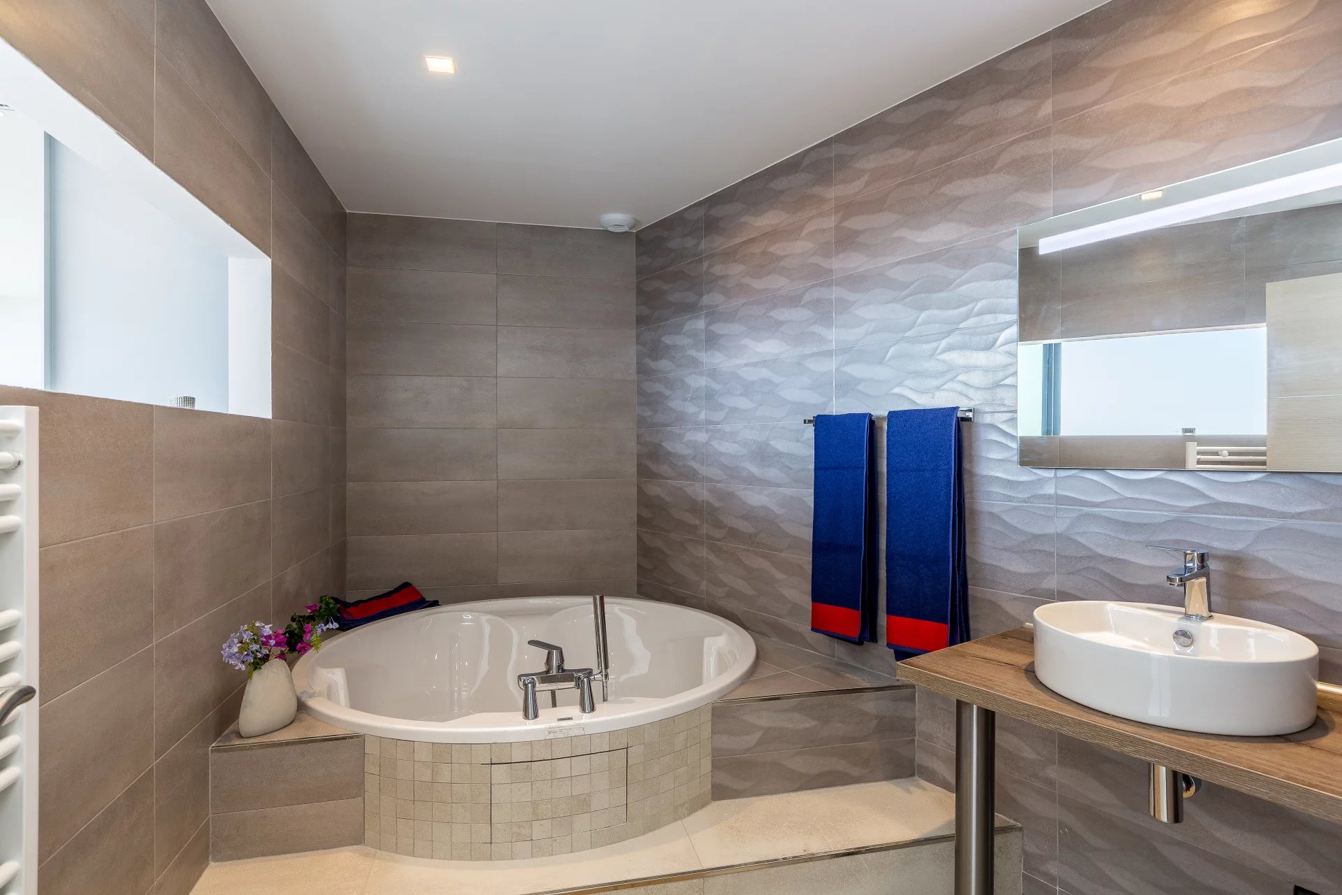 eb6b807cf53fbe9258422762b16dbba7_7aac4417e5_1920-original