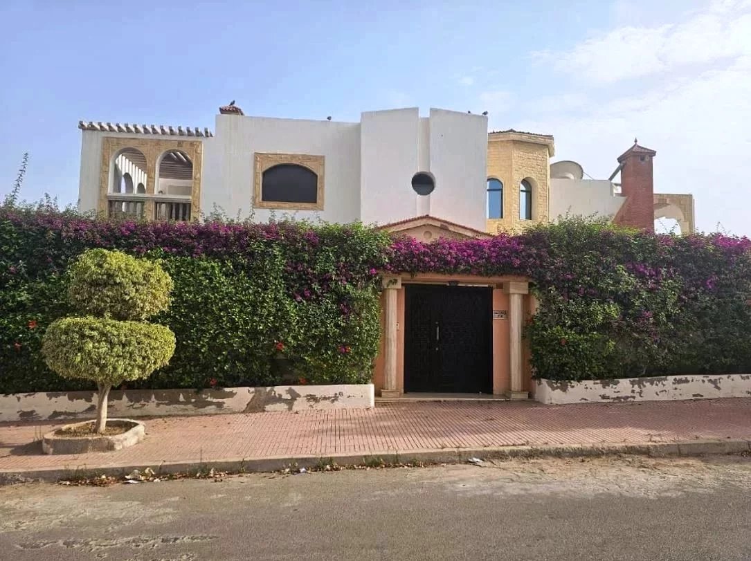 845bb84f6f5fe80efe860db2fed0fbfd_6553136bc2_1085-original