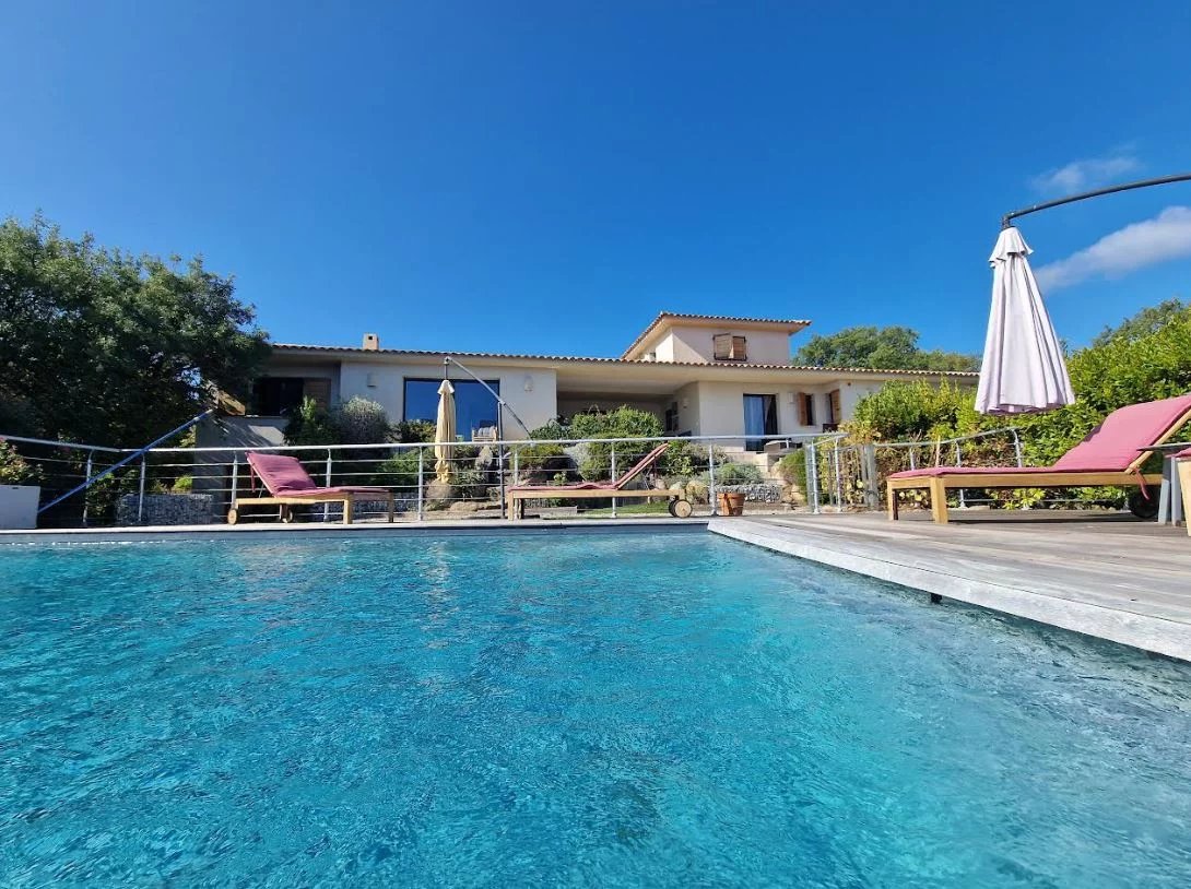 eeef9fe0d69c3381878854c921090b2e_69d0fab90b_1090-original